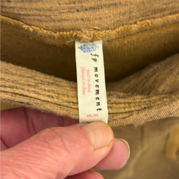 Women’s Free People Movement leggings. - Picture 8 of 8